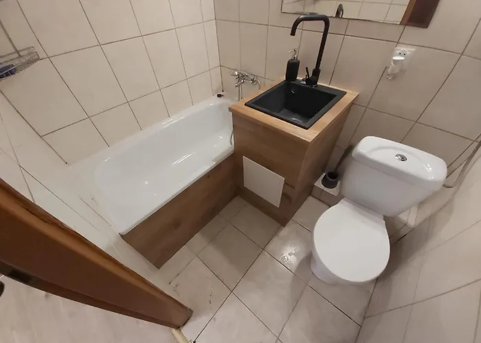 2050 Zwyciestwa 23 - Tanie - Samodzielne Zameldowanie - Self Check In Quarto em Acomodações Particulares